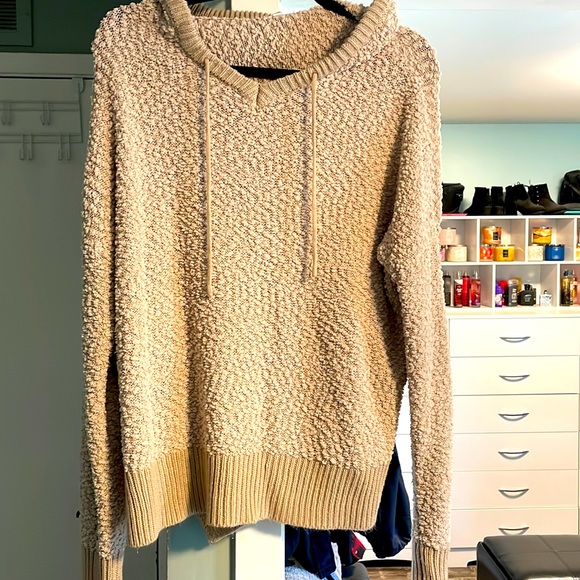 Closet clean out - Picture 1 of 3